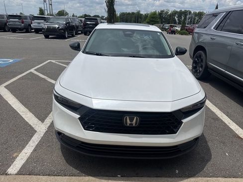 Used 2025 Honda Accord SE image 3