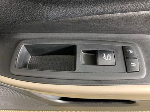 Used 2018 Jeep Cherokee Limited AWD/4WD image 31