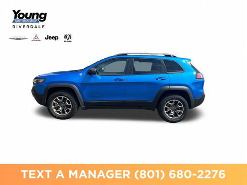 Used 2021 Jeep Cherokee Trailhawk w/ Comfort/Convenience Group AWD/4WD image 2