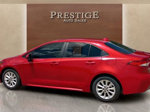 Used 2021 Toyota Corolla LE w/ LE Convenience Package FWD image 24