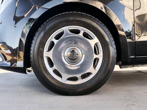 Used 2021 Mercedes-Benz Metris Passenger w/ Premium Safety Package image 3