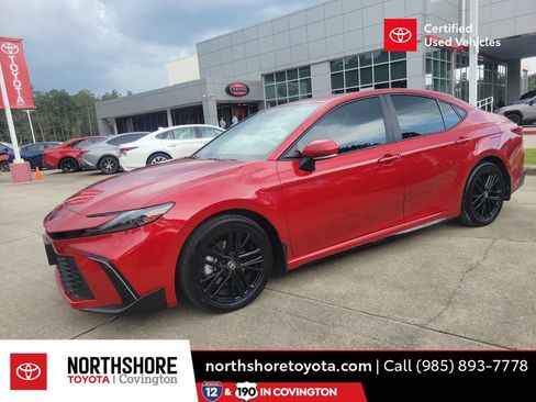Used 2025 Toyota Camry SE w/ Convenience Package FWD image 1