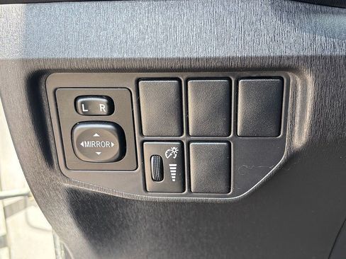 Used 2015 Toyota Prius Two FWD image 21