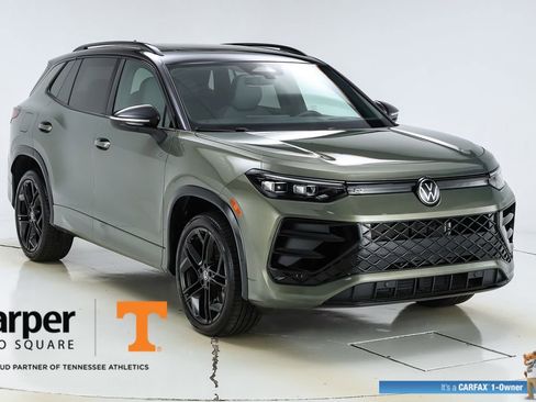 Used 2025 Volkswagen Tiguan SE R-Line image 54