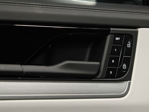 New 2026 Porsche Cayenne Coupe AWD/4WD image 33