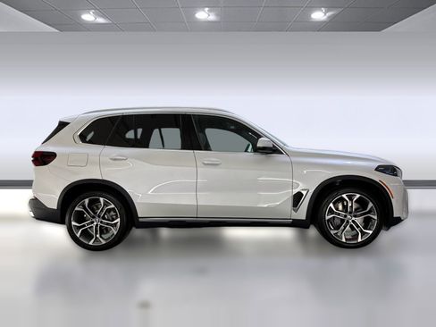 Used 2026 BMW X5 xDrive50e w/ Premium Package AWD/4WD image 8