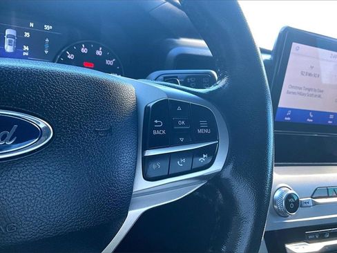 Used 2020 Ford Explorer XLT image 13
