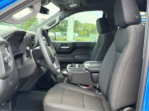 Used 2025 Chevrolet Silverado 1500 Custom image 16