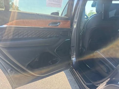 Used 2023 Jeep Grand Cherokee L Summit AWD/4WD image 14