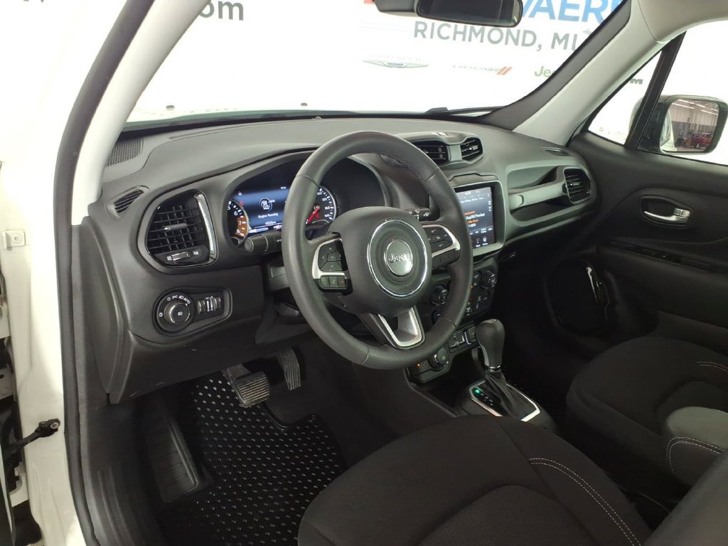 Used 2023 Jeep Renegade Altitude AWD/4WD image 12