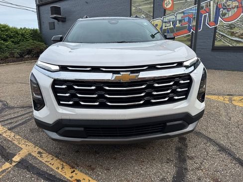 New 2026 Chevrolet Equinox LT w/ Convenience Package II FWD image 2