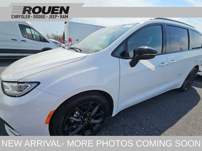 Used 2026 Chrysler Pacifica Limited w/ S Appearance Package