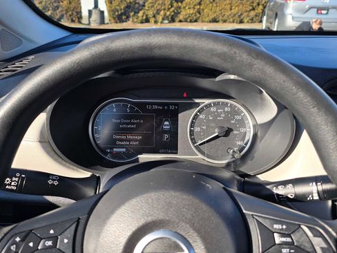 Used 2021 Nissan Versa SV image 24