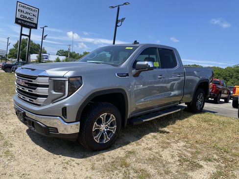 Used 2026 GMC Sierra 1500 SLE AWD/4WD image 1