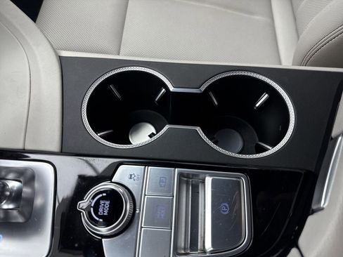 Used 2024 Genesis G70 2.5T image 28