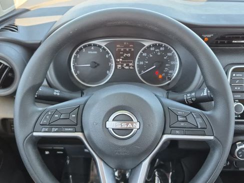 Used 2022 Nissan Kicks S FWD image 15