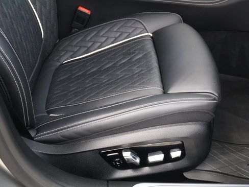 Used 2020 BMW M760i xDrive w/ Luxury Rear Seating Package AWD/4WD image 20