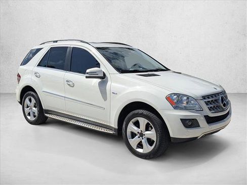 Used 2010 Mercedes-Benz ML 350 BlueTEC 4MATIC image 3
