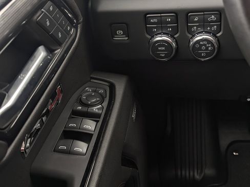 Used 2024 GMC Sierra 1500 AT4 w/ AT4 Premium Package image 29