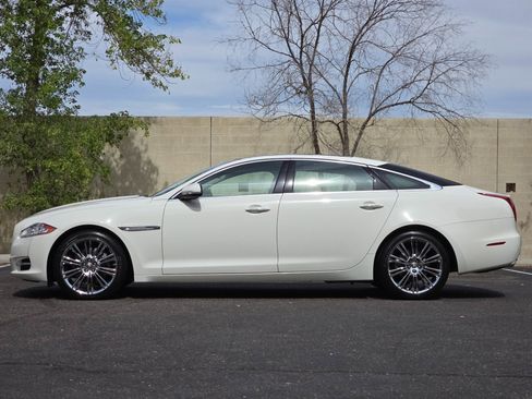 Used 2011 Jaguar XJ L RWD image 7