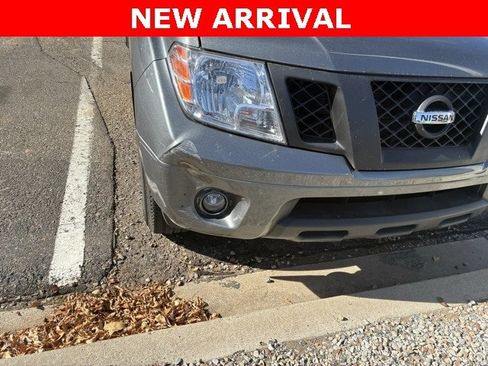 Used 2020 Nissan Frontier SV image 7