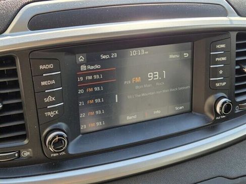 Used 2020 Kia Sorento LX w/ LX I4 Convenience Package image 10