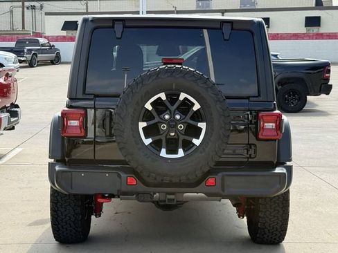 Used 2026 Jeep Wrangler Unlimited Rubicon AWD/4WD image 5