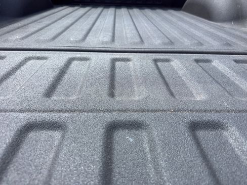 Used 2023 RAM 1500 Laramie AWD/4WD image 9