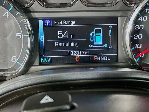 Used 2018 Chevrolet Silverado 1500 LT AWD/4WD image 18