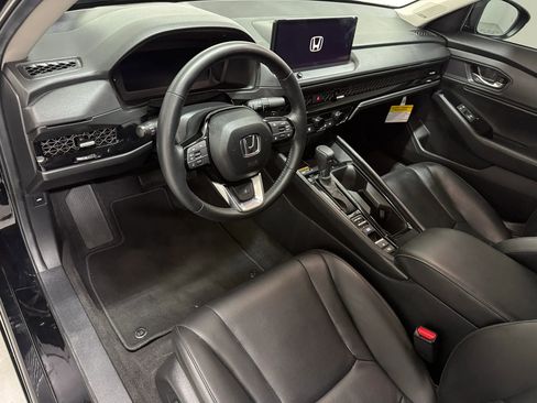 Used 2025 Honda Accord Touring image 3