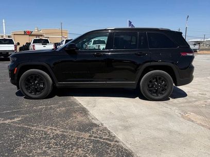 Used 2025 Jeep Grand Cherokee Altitude