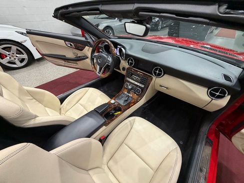 Used 2012 Mercedes-Benz SLK 250 image 27