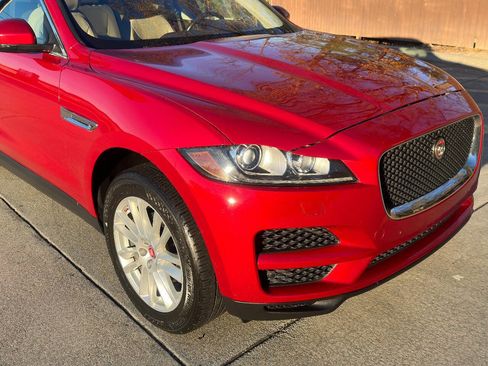 Used 2017 Jaguar F-PACE Prestige image 15