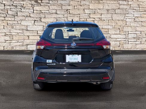 Used 2021 Nissan Kicks S image 6