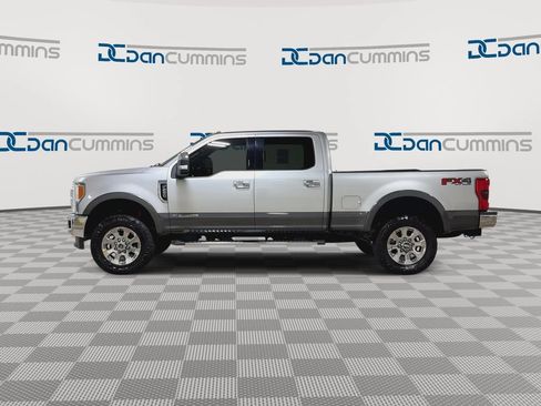 Used 2017 Ford F250 Lariat w/ Lariat Ultimate Package AWD/4WD image 5