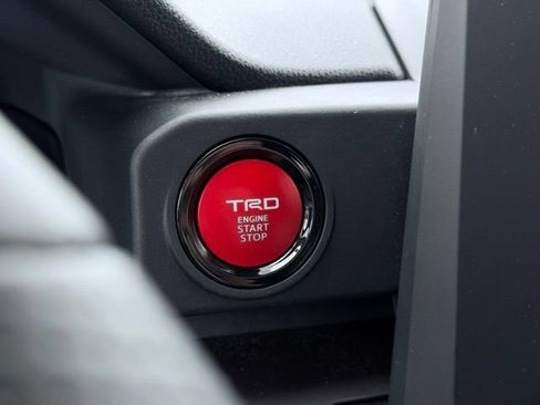 Used 2025 Toyota Tacoma TRD Off-Road AWD/4WD image 32