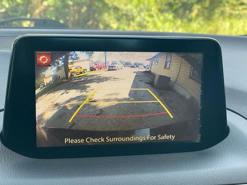 Used 2018 MAZDA MAZDA3 Touring image 7