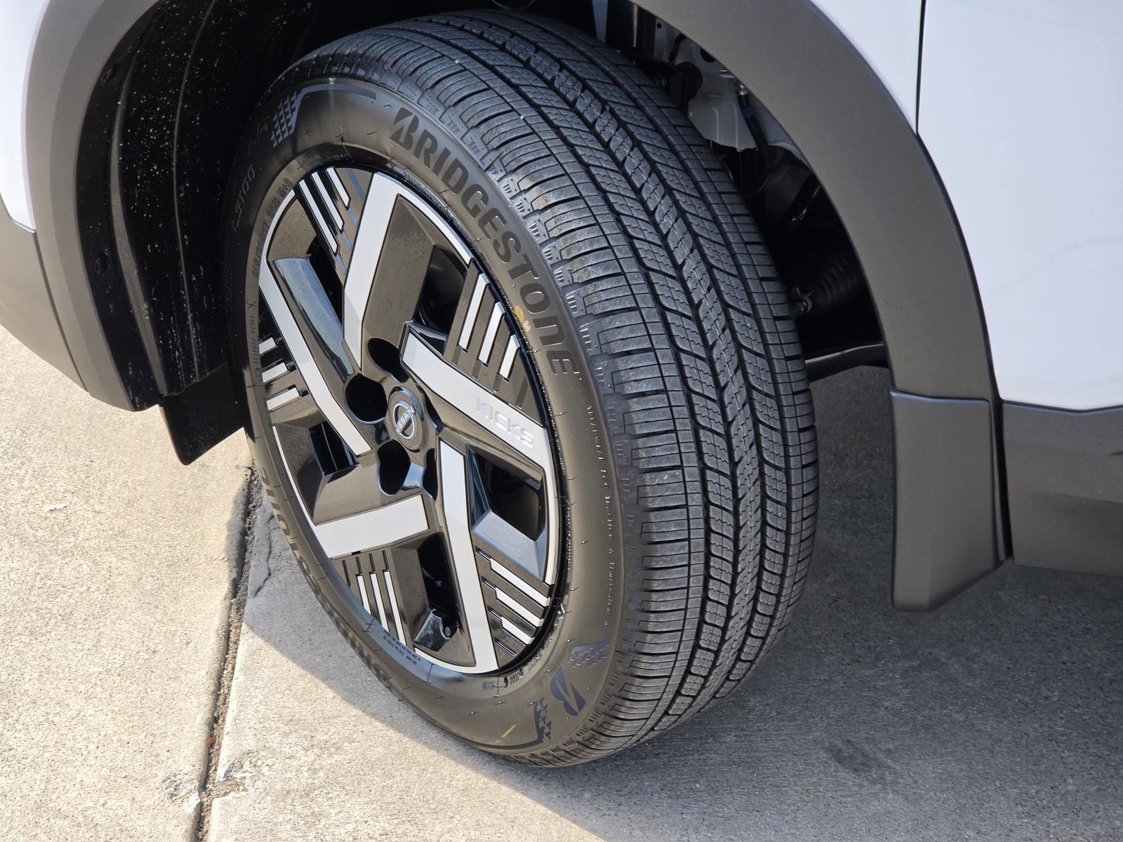 New 2027 Nissan Kicks SV w/ Cold Weather Package FWD image 9