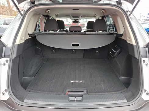 Used 2023 Nissan Rogue SV image 20