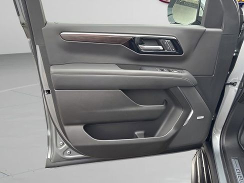 New 2026 Chevrolet Suburban Premier w/ Sun And Tow Package image 7