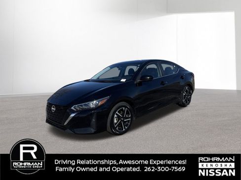 Used 2024 Nissan Sentra SV image 2