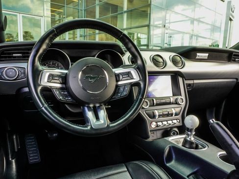 Used 2019 Ford Mustang GT RWD image 16