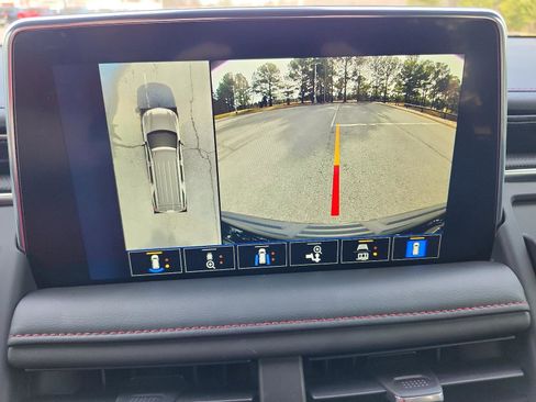 Used 2023 Chevrolet Suburban RST w/ Luxury Package image 20