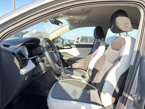 New 2026 Volkswagen Taos S image 11