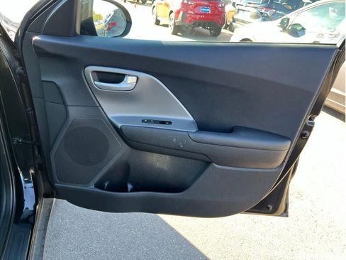 Used 2018 Kia Niro LX image 29