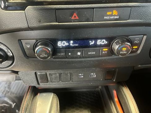 Used 2022 Nissan Frontier PRO-4X w/ Off-Road Protection Package AWD/4WD image 15
