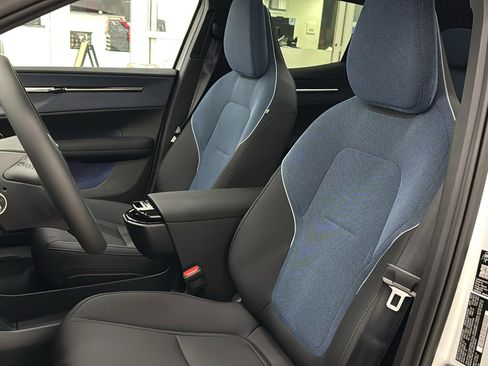 New 2026 Volvo EX30 Plus w/ Climate Package image 23