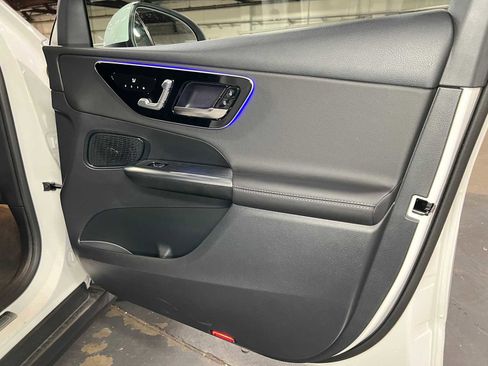 Used 2026 Mercedes-Benz GLC 300 4MATIC image 10