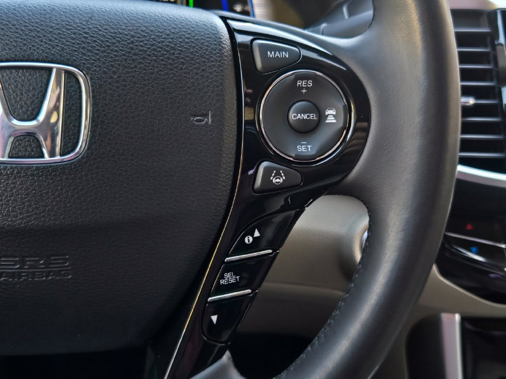 Used 2017 Honda Accord Touring image 22