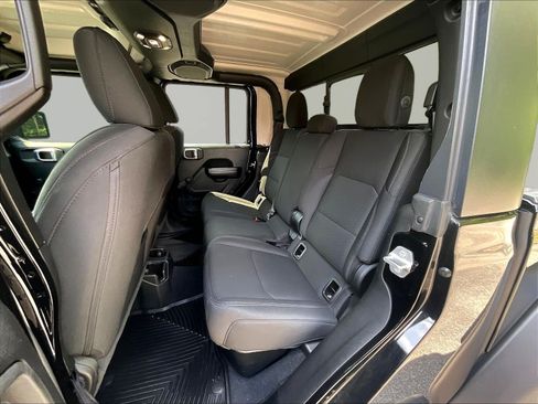 Used 2021 Jeep Gladiator Sport AWD/4WD image 23